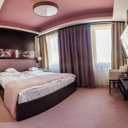Corso Boutique מלון 4*